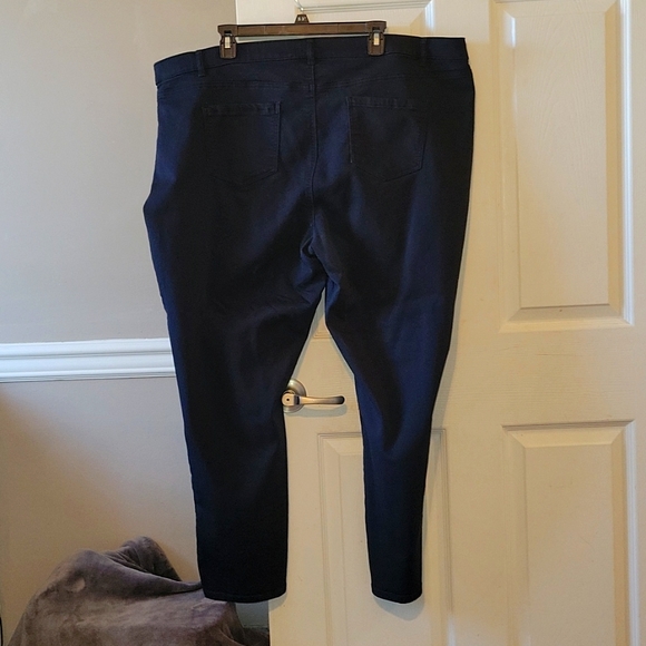 Black effortless stretch pant - Picture 2 of 3